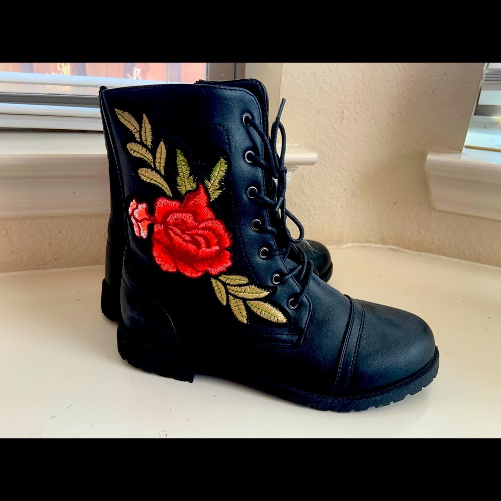 Black leather lace up boots with rose embroidery